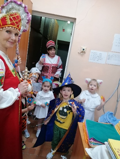 Изображение выглядит как одежда, Человеческое лицо, человек, в помещении
Содержимое, созданное искусственным интеллектом, может быть неверным.